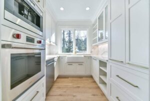 custom-pantry-cabinets