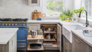 Kitchen cabinet storage